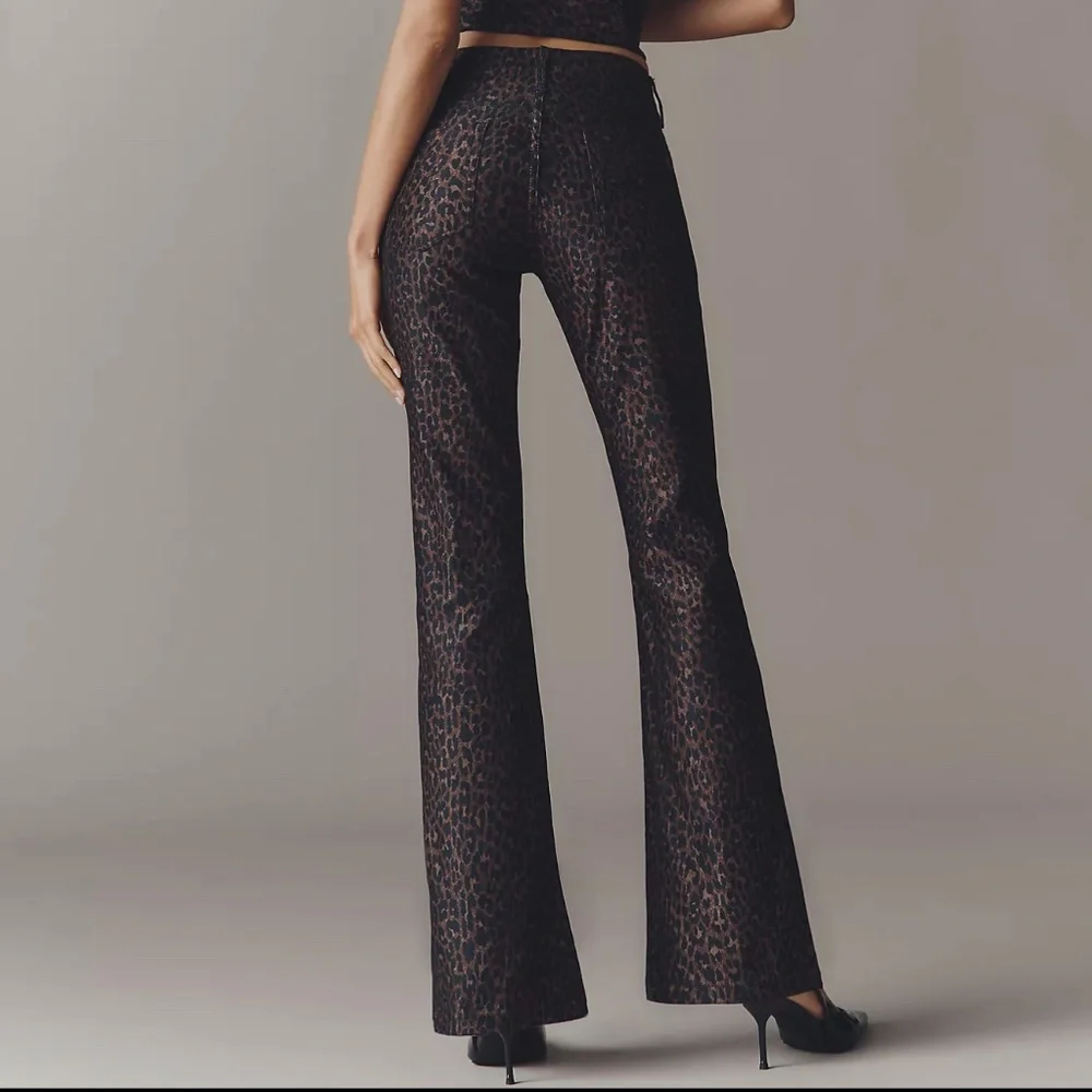 PILCRO HIGH-RISE ANIMAL-PRINT FLARE JEANS - Picture 3 of 3
